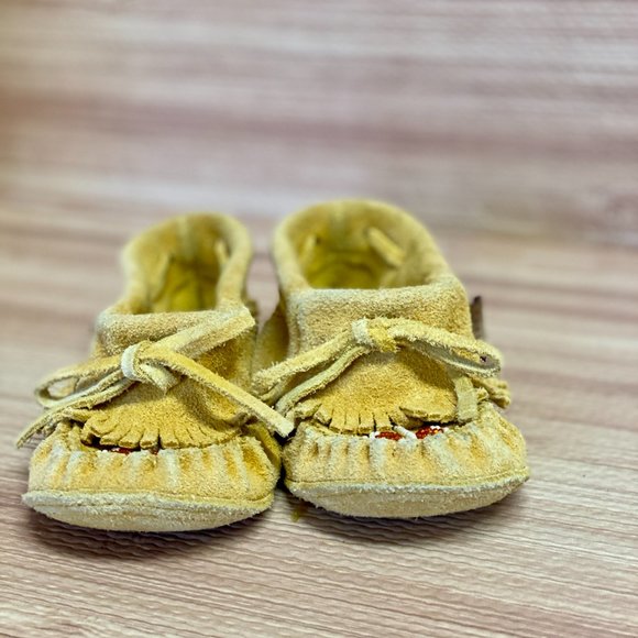 Cozy Yellow Children's Moccasins‎ with Beaded Detail - Picture 3 of 7